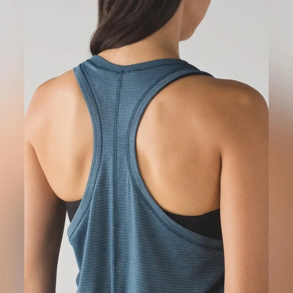 Lululemon Tie It Up Singlet~ Heathered Alberta Lake~ size 6 - Picture 3 of 10